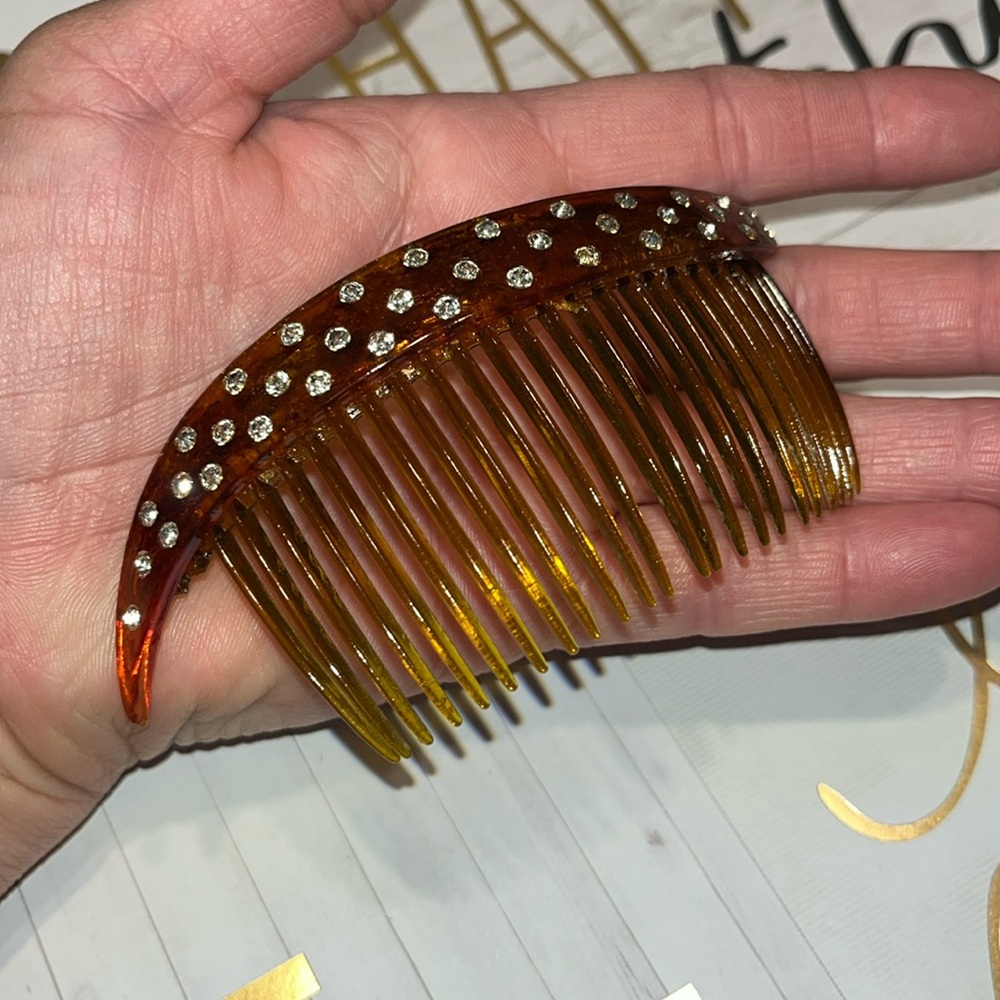 #37-Vintage 1920’s hair comb /hair accessory with 40 rhinestones